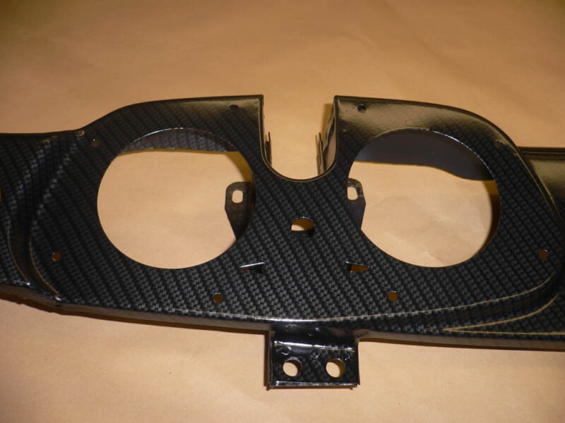 Carbon dipped MG dashboard with satin laquered finish