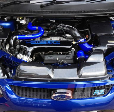 Ford Focus RS with carbon dipping on engine bay plastics