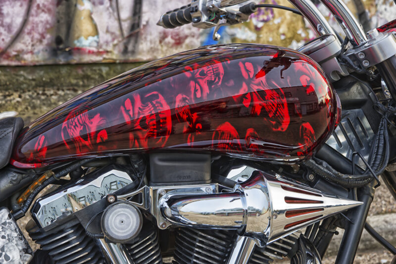 Yamaha Warrior in skulls
