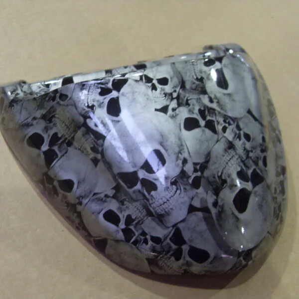 Skulls dipping – Motorbike seat