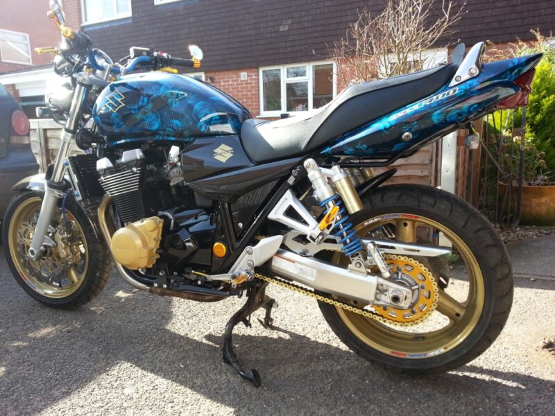 Suzuki GSX1400 Carbon dipped petrol tank & seat unit