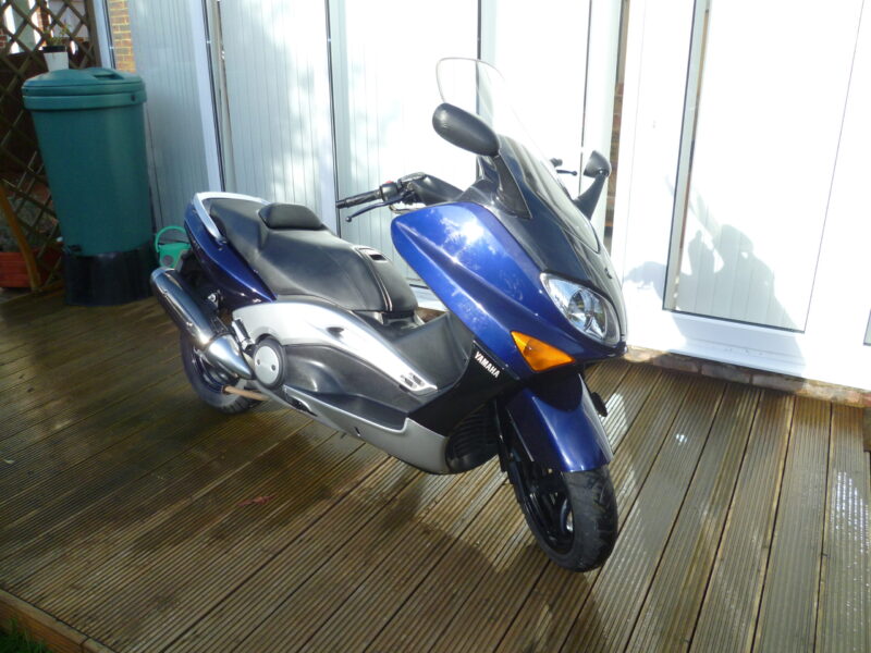 Yamaha XP500 TMAX – Carbon dipping & paint spraying project