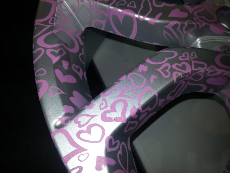Land Rover Alloy Wheels Coated In Pink Hearts hydrographic film
