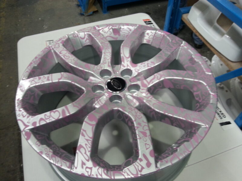 Land Rover Alloy Wheels Coated In Pink Hearts hydrographic film
