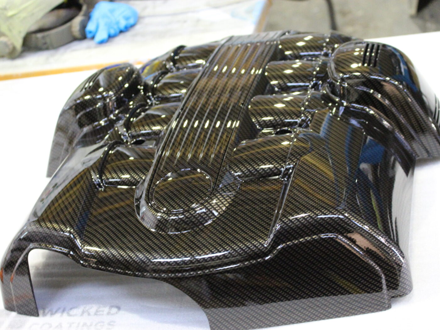 BMW engine elements coated in carbon fibre