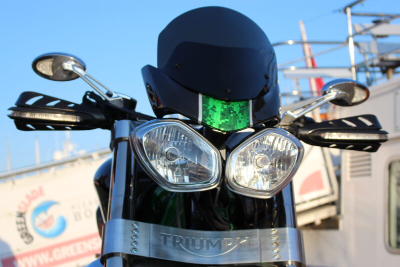 Triumph coated in carbon fibre painted green ( Pool Bike Show )