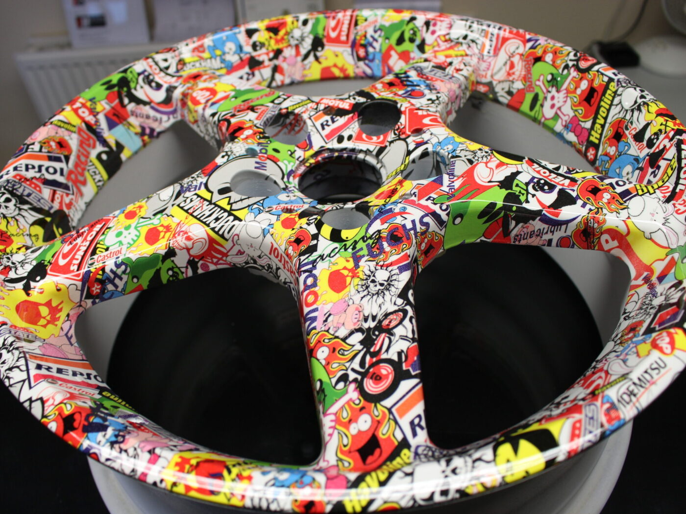 Car Alloy Wheels Coated In Sticker Bomb Hydrographic Film