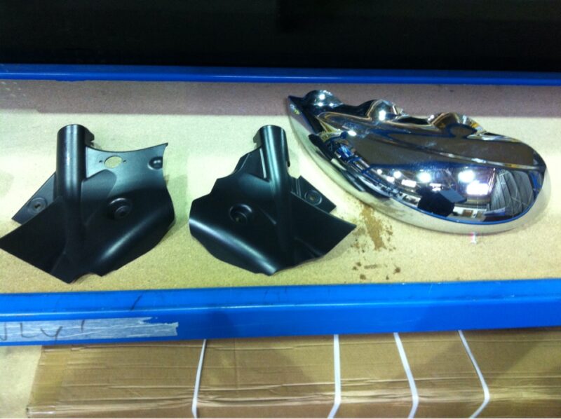 Car interior elements coated in carbon fibre