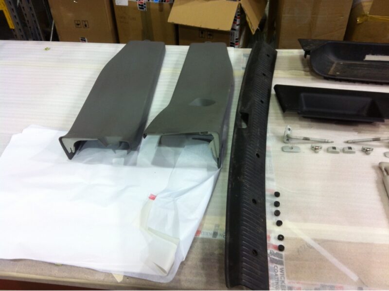 Car interior elements coated in carbon fibre