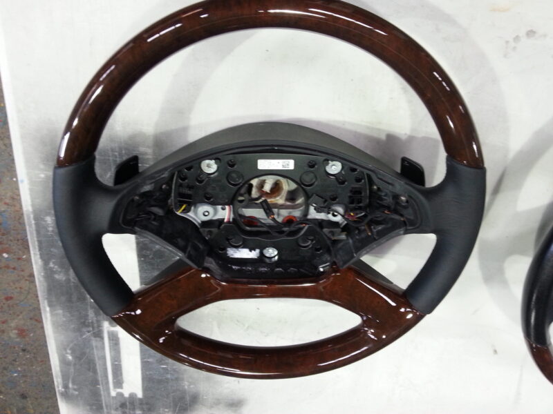 Car Steering Wheel Coated In Wood Hydrographic Film