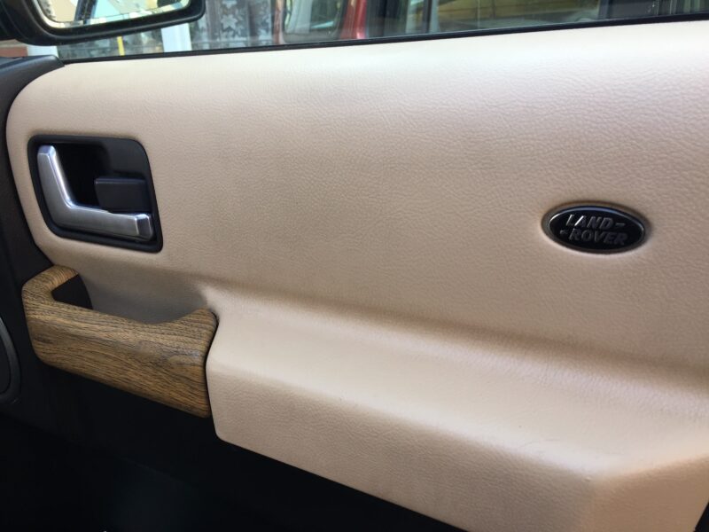 Land Rover Discovery – Interior